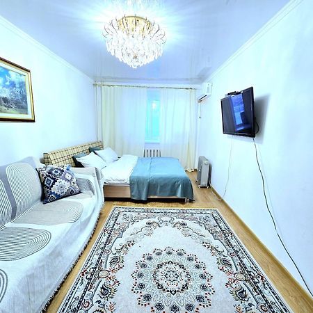 Apartamento Двухкомнатная "Аэропорт Астана" Exterior foto